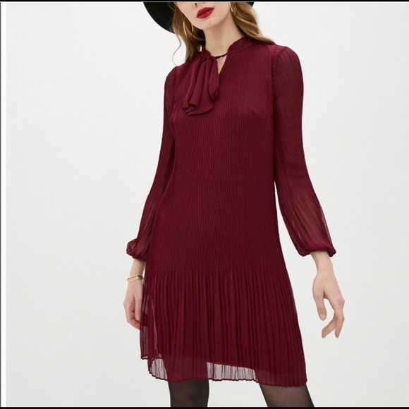 NWOT DKNY Long Sleeve Tie Neck Pleated Shift Dress - Picture 1 of 7